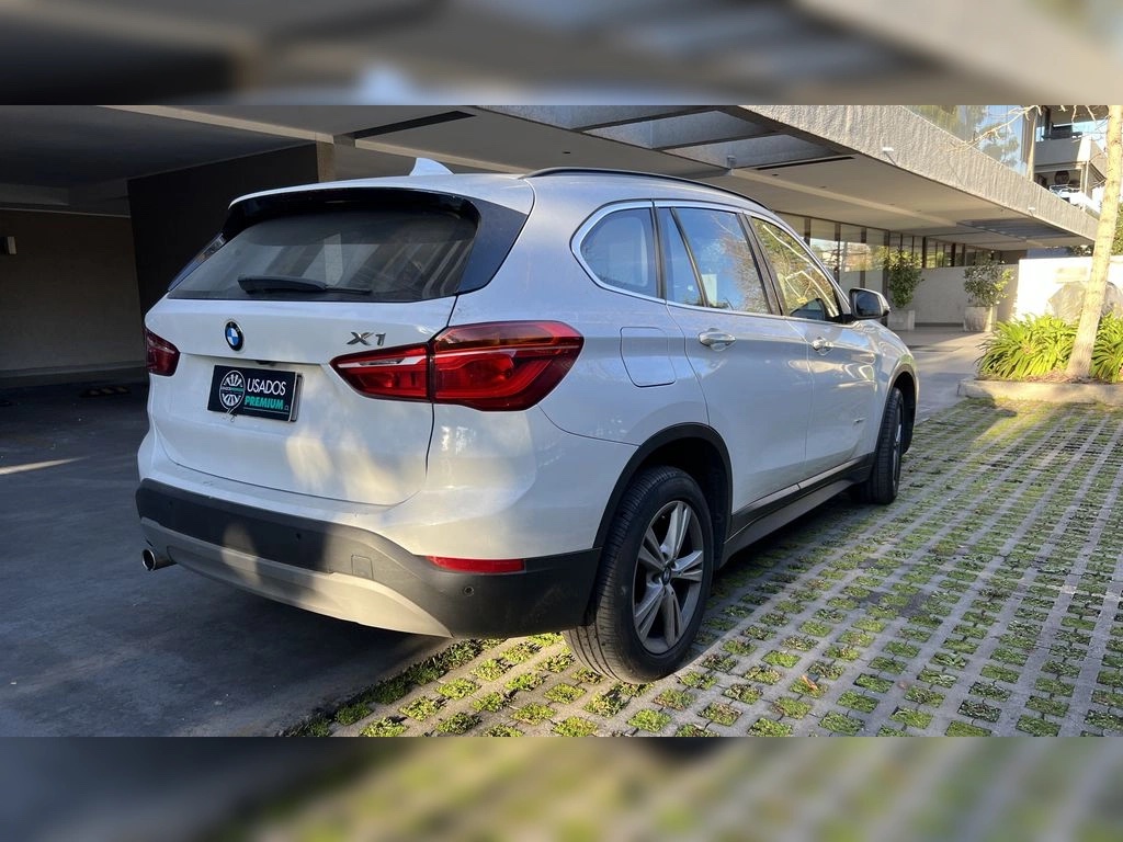 2017 BMW X1 miniatura 5