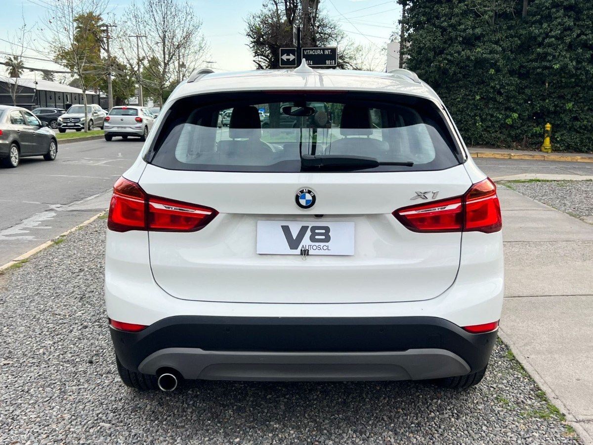 2017 BMW X1 miniatura 5