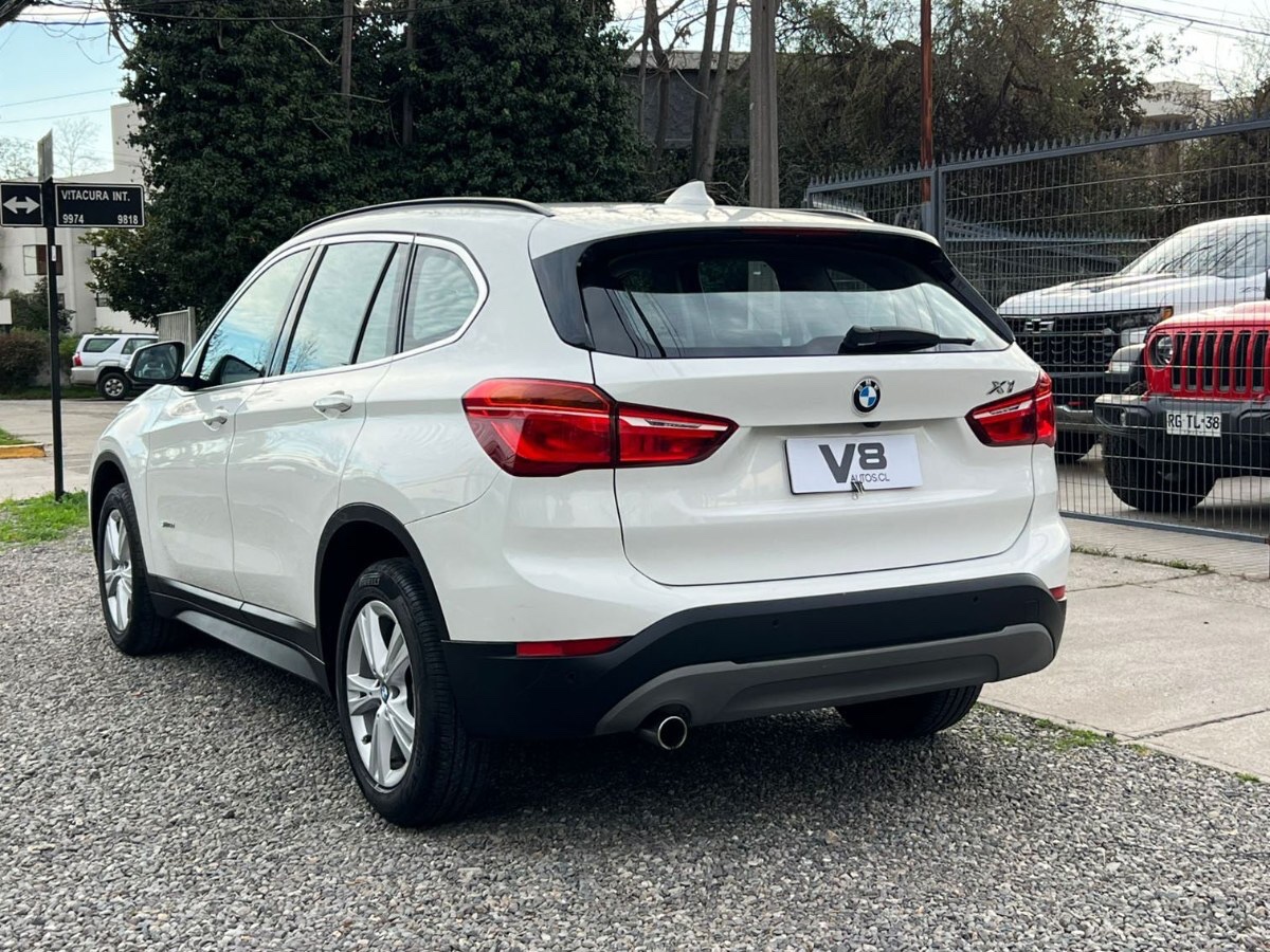 2017 BMW X1 miniatura 6
