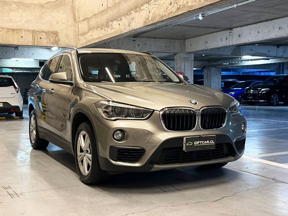 2018 BMW X1 miniatura 3
