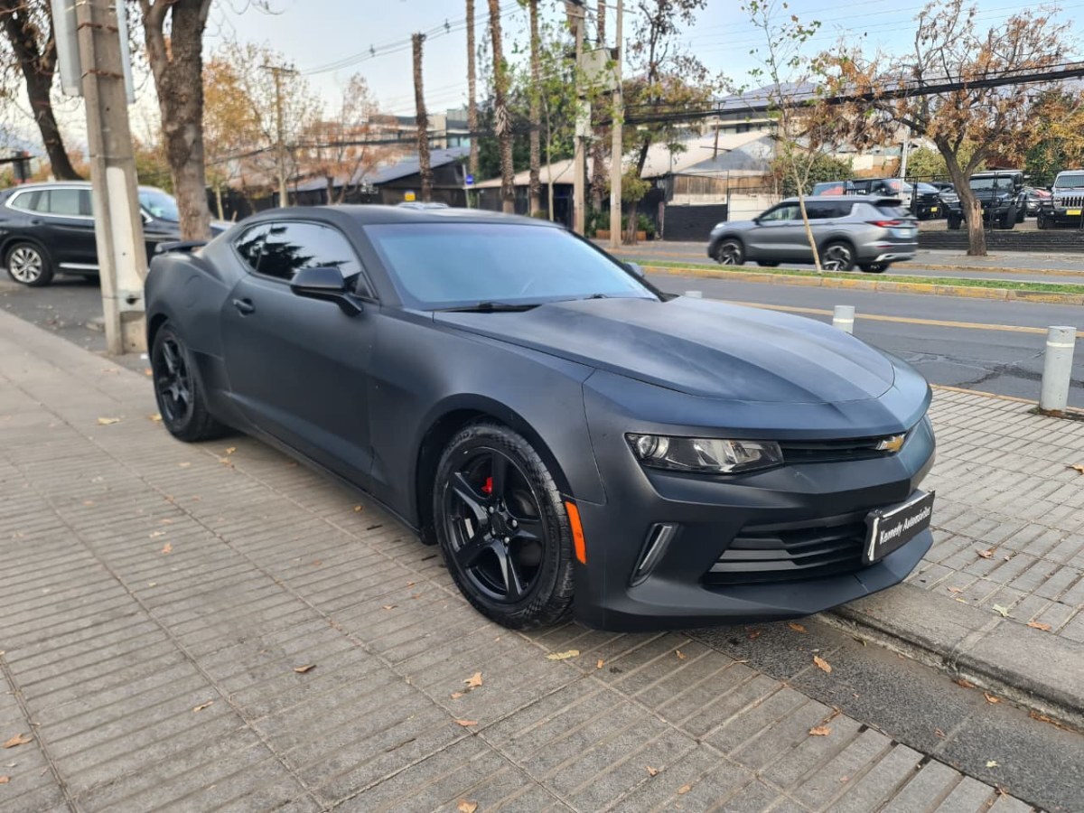 2017 Chevrolet Camaro miniatura 2