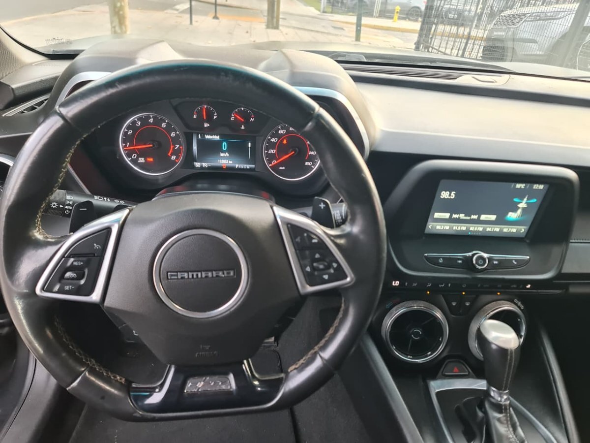 2017 Chevrolet Camaro miniatura 9
