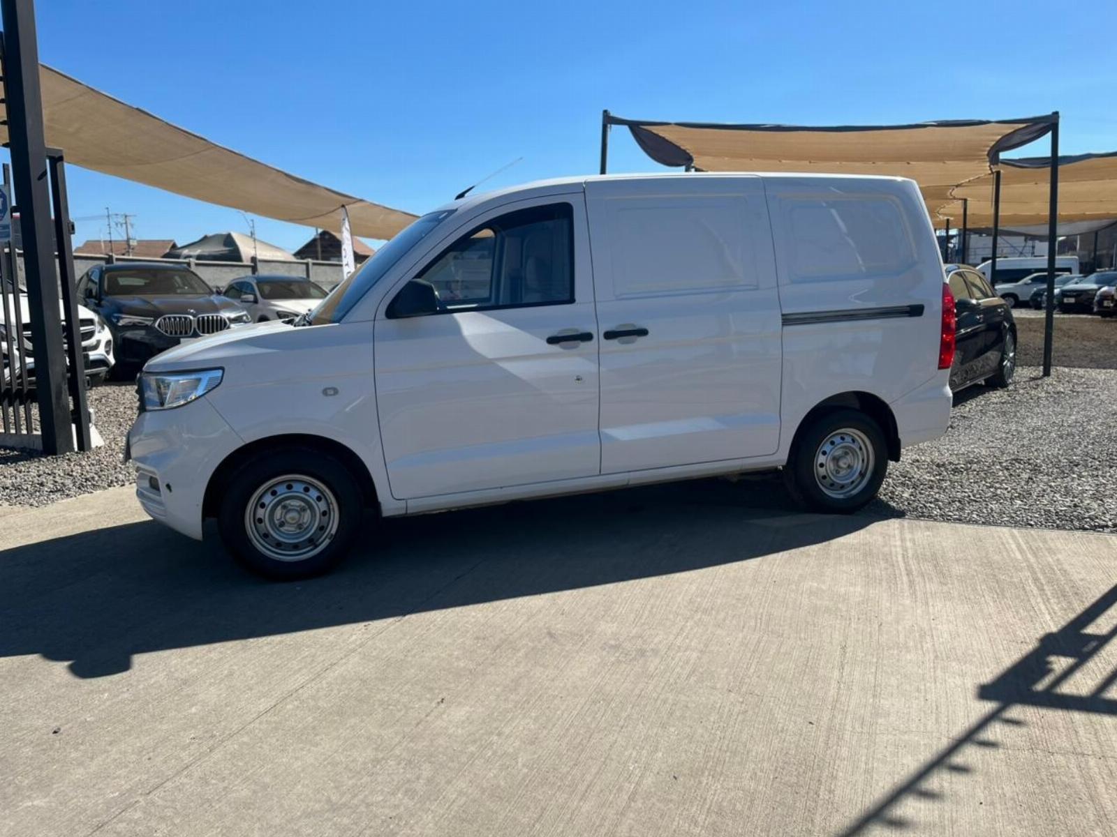 2023 Chevrolet N400 Max miniatura 3
