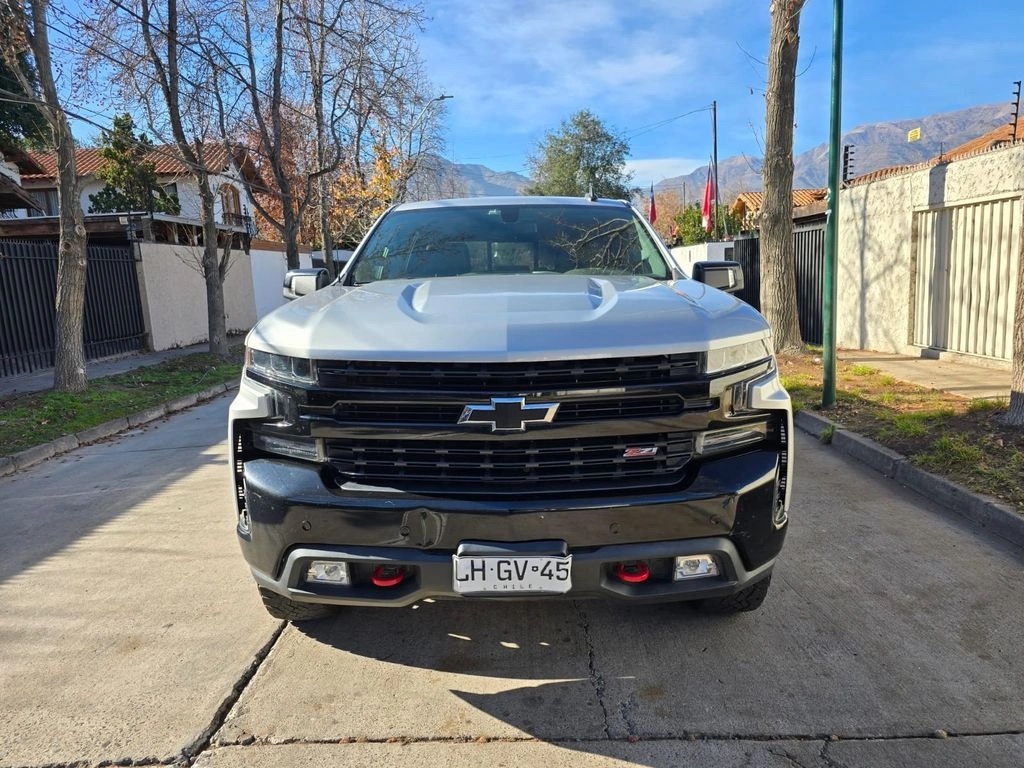 2019 Chevrolet Silverado miniatura 2