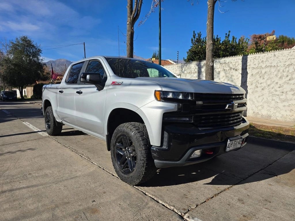 2019 Chevrolet Silverado miniatura 3