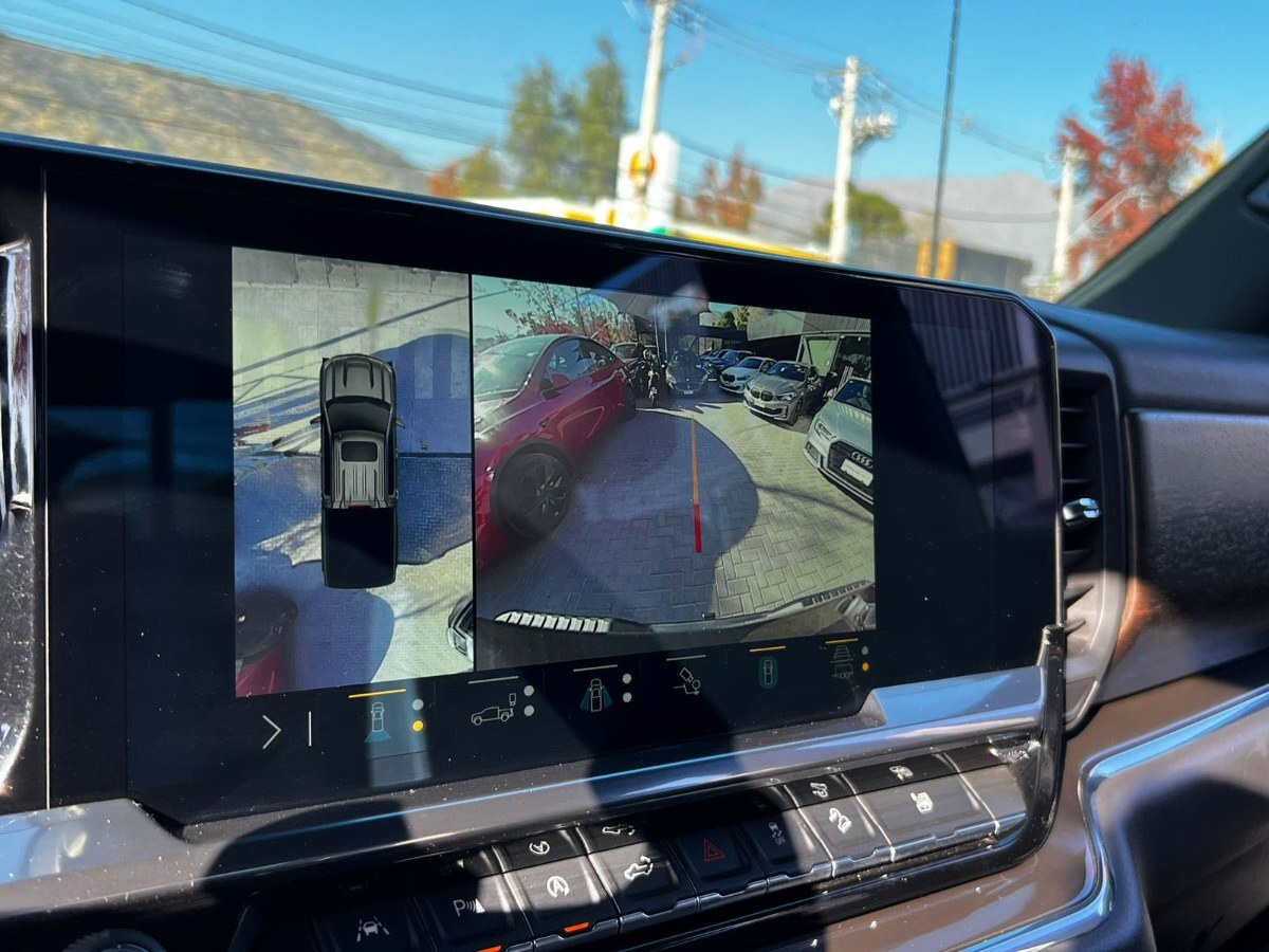 2023 Chevrolet Silverado miniatura 11