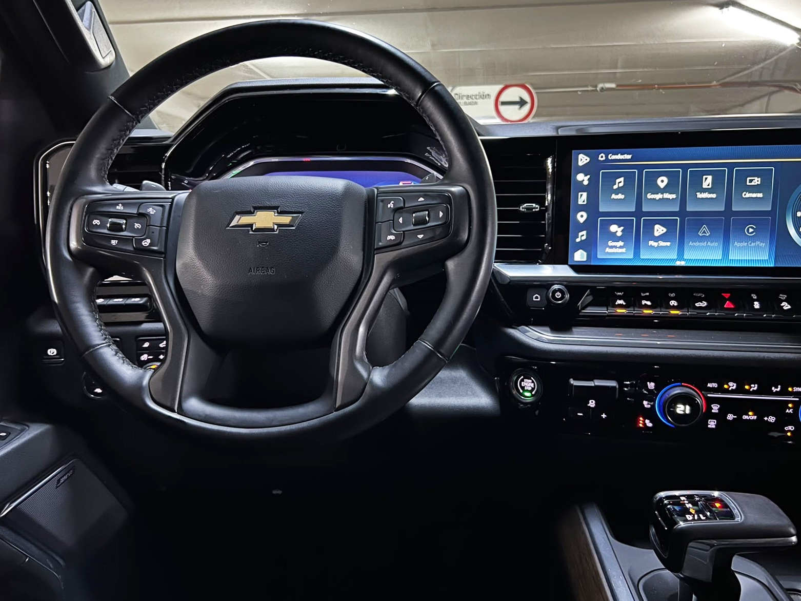 2025 Chevrolet Silverado miniatura 12