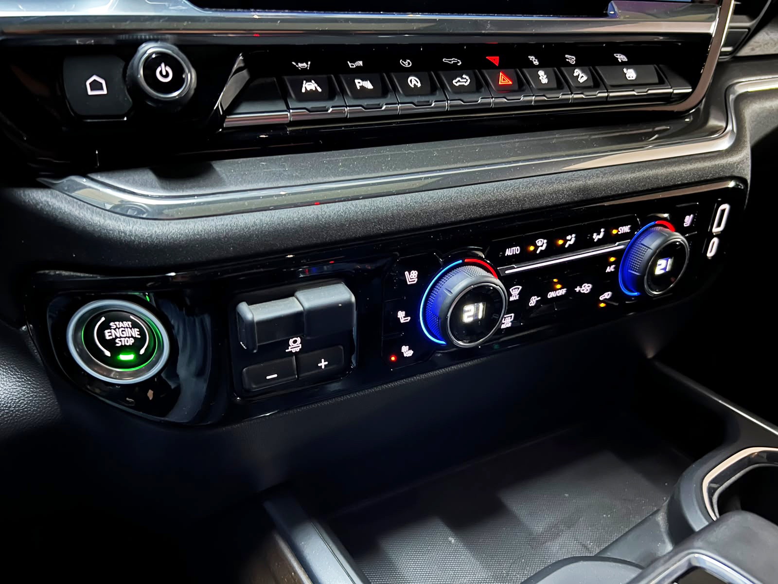 2025 Chevrolet Silverado miniatura 19