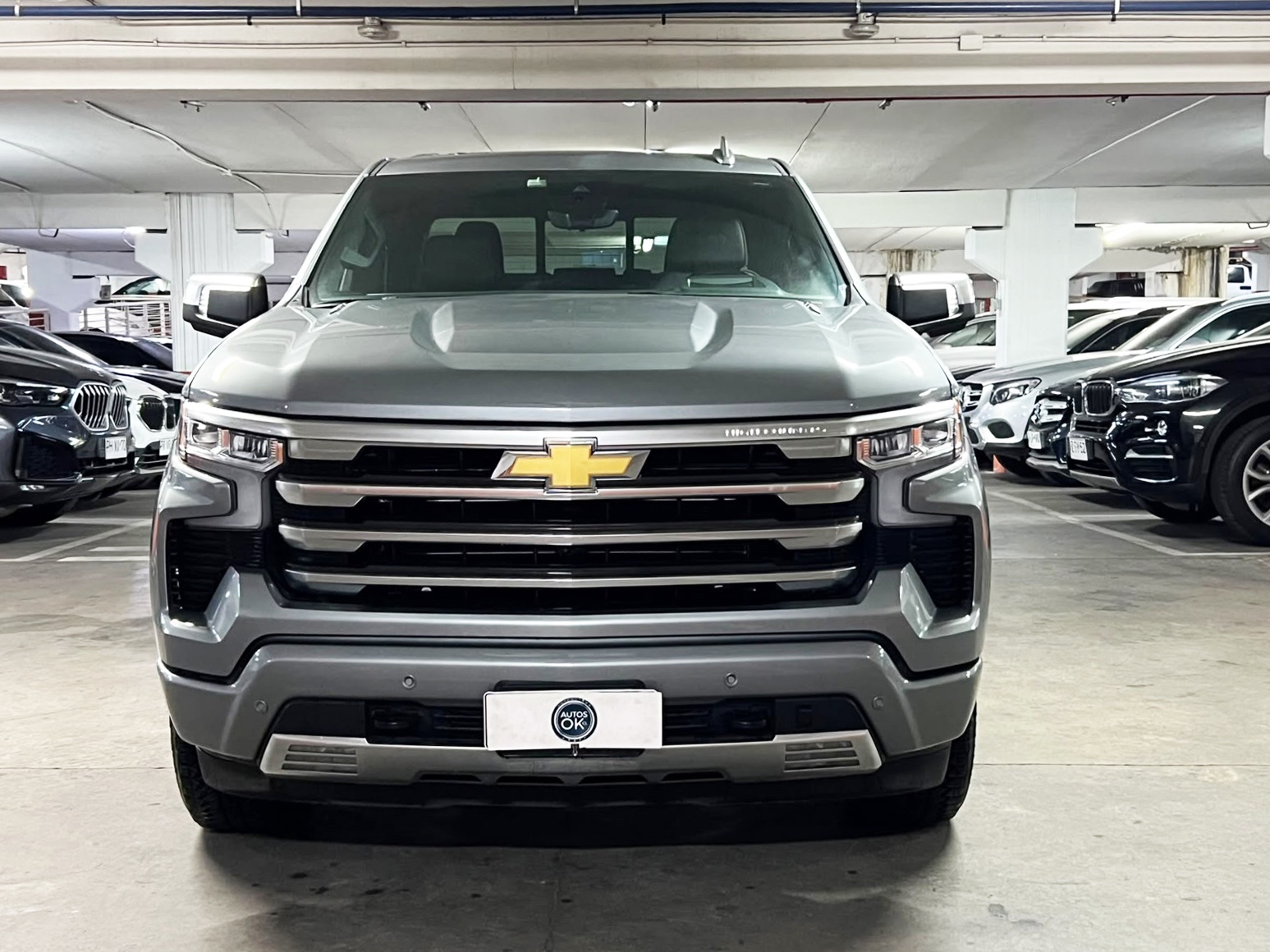 2025 Chevrolet Silverado miniatura 2