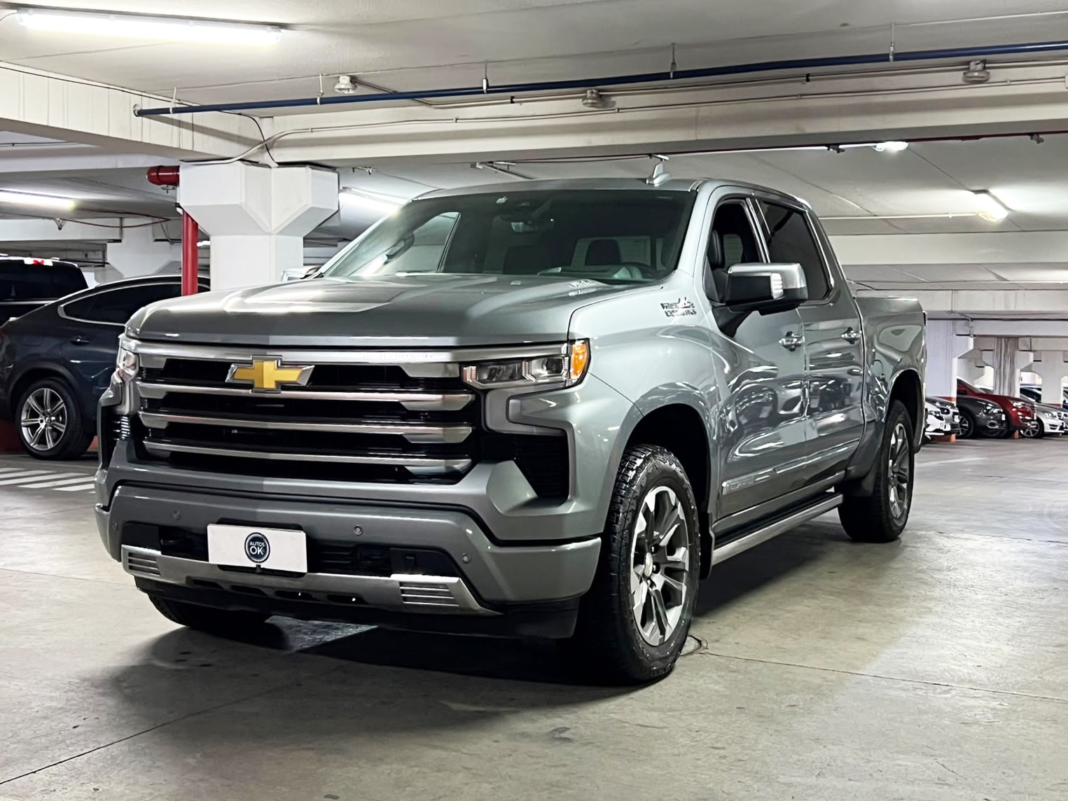 2025 Chevrolet Silverado miniatura 3