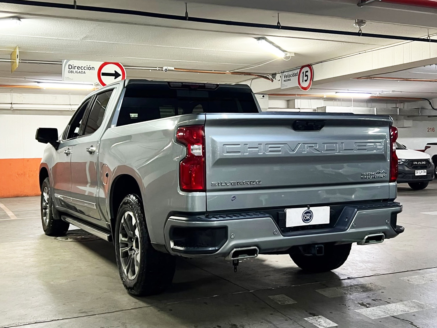 2025 Chevrolet Silverado miniatura 6