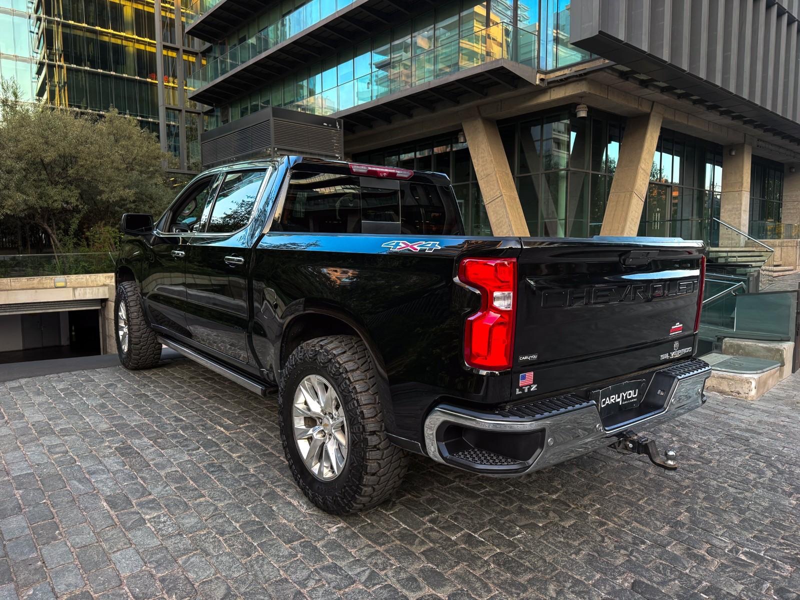 2022 Chevrolet Silverado LTZ miniatura 4