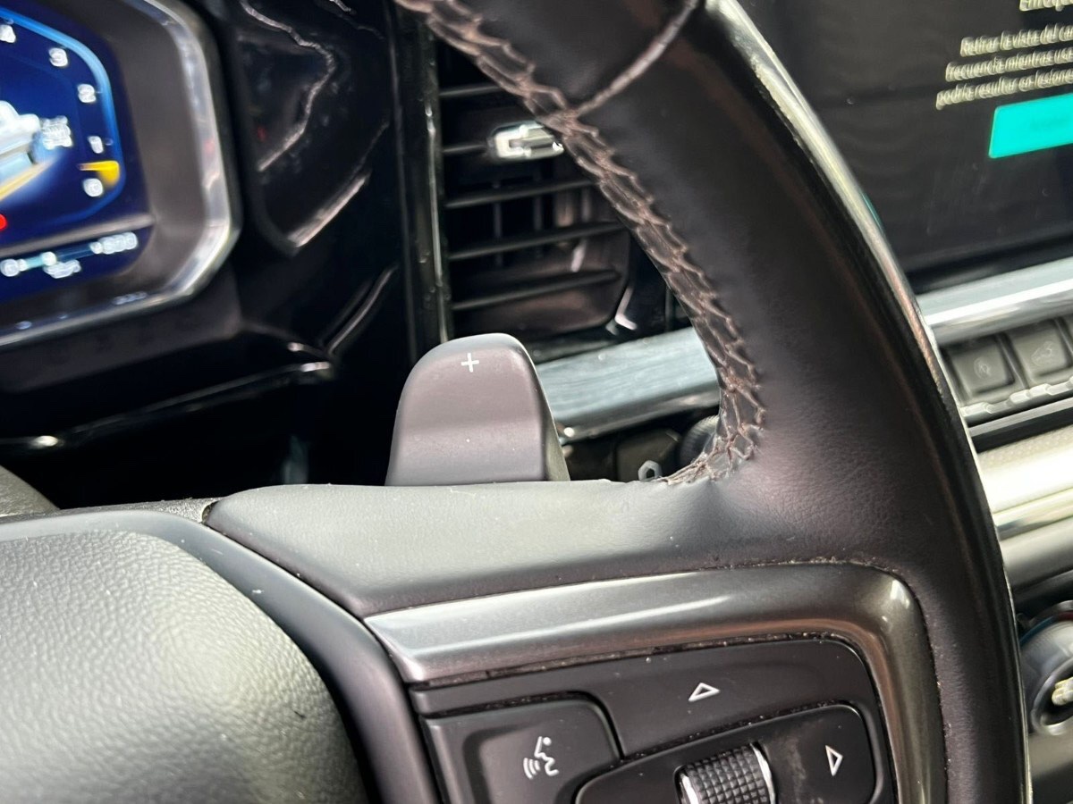 2025 Chevrolet Silverado ZR2 miniatura 11