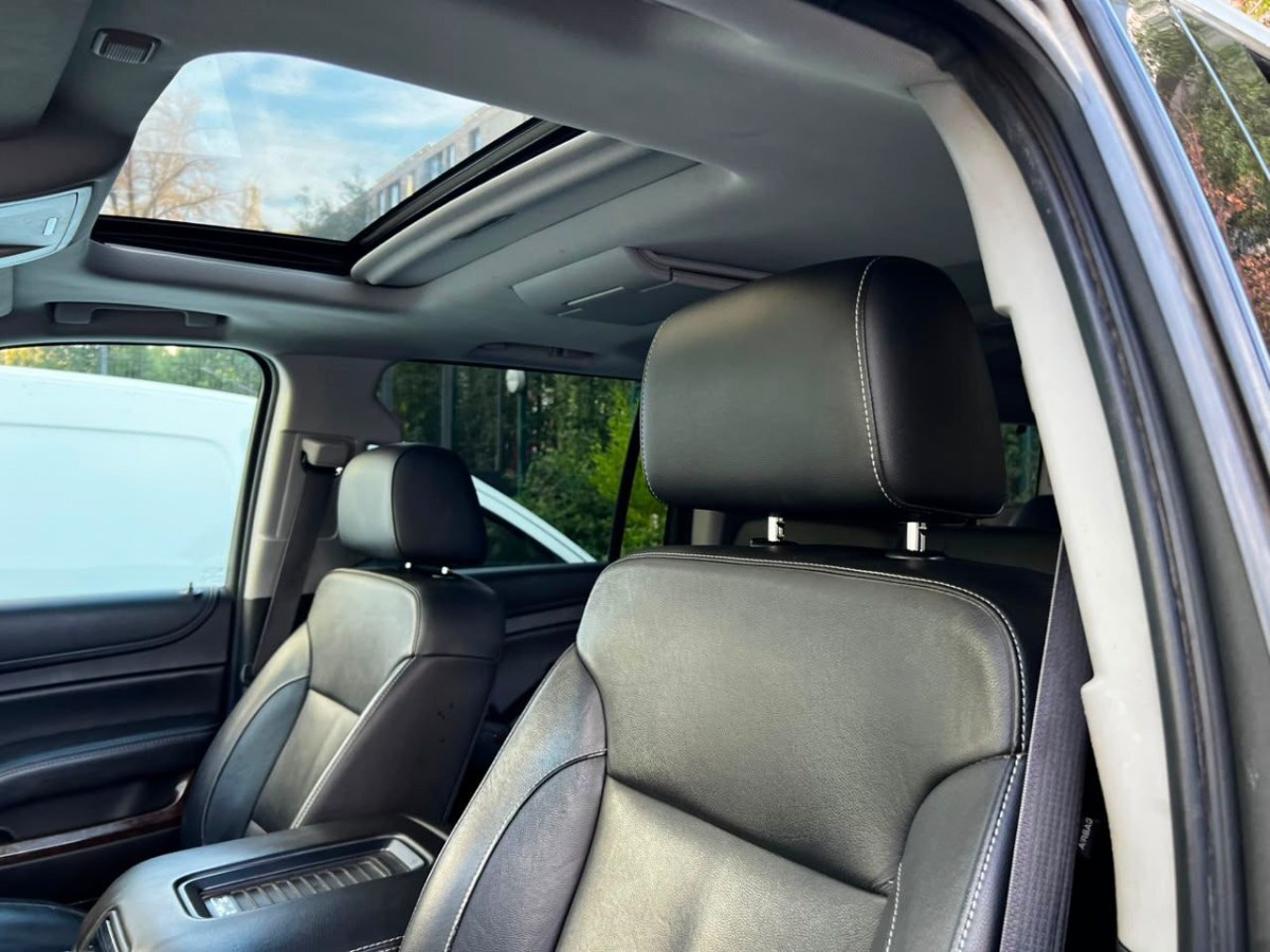 2017 Chevrolet Suburban LT miniatura 18