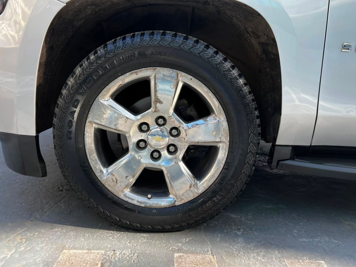 2017 Chevrolet Suburban LT miniatura 8