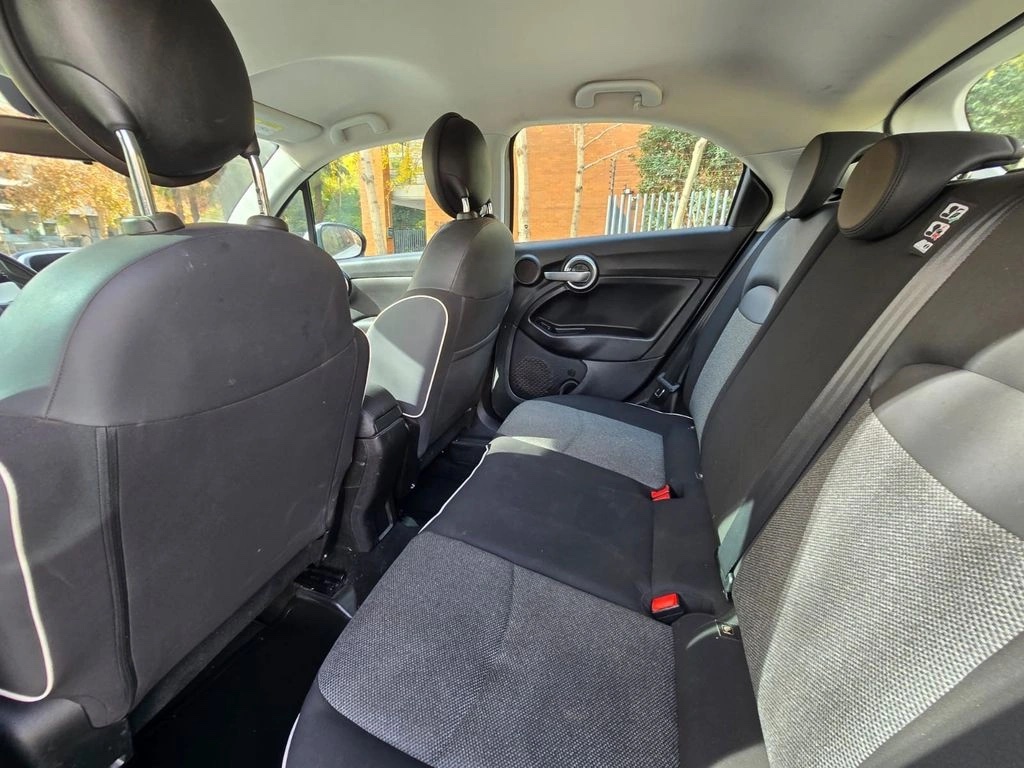 2019 Fiat 500X miniatura 10