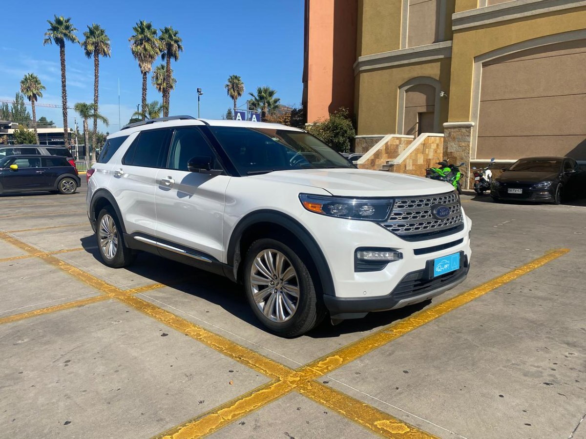 2023 Ford Explorer miniatura 2