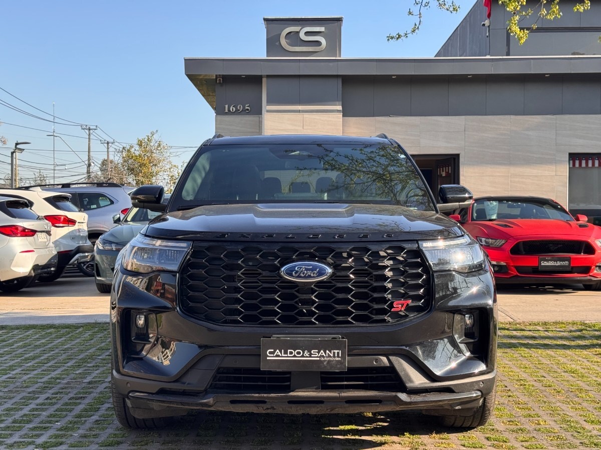 2026 Ford Explorer ST miniatura 2