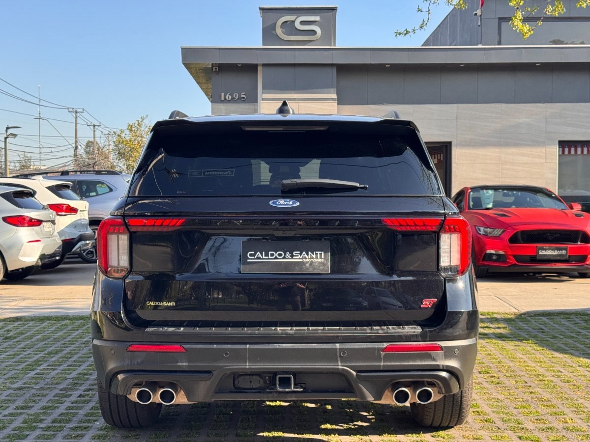 2026 Ford Explorer ST miniatura 6