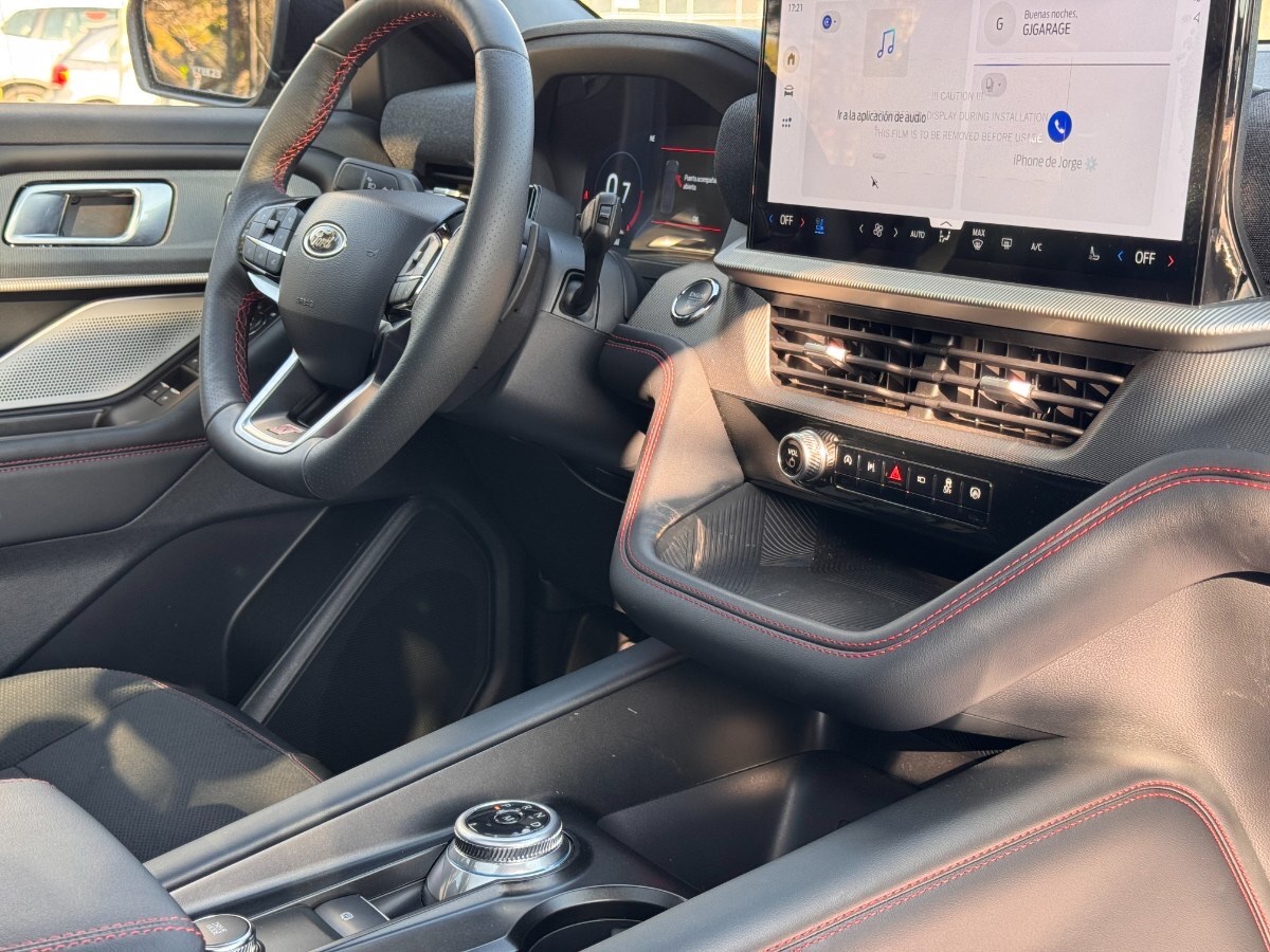 2026 Ford Explorer ST miniatura 9