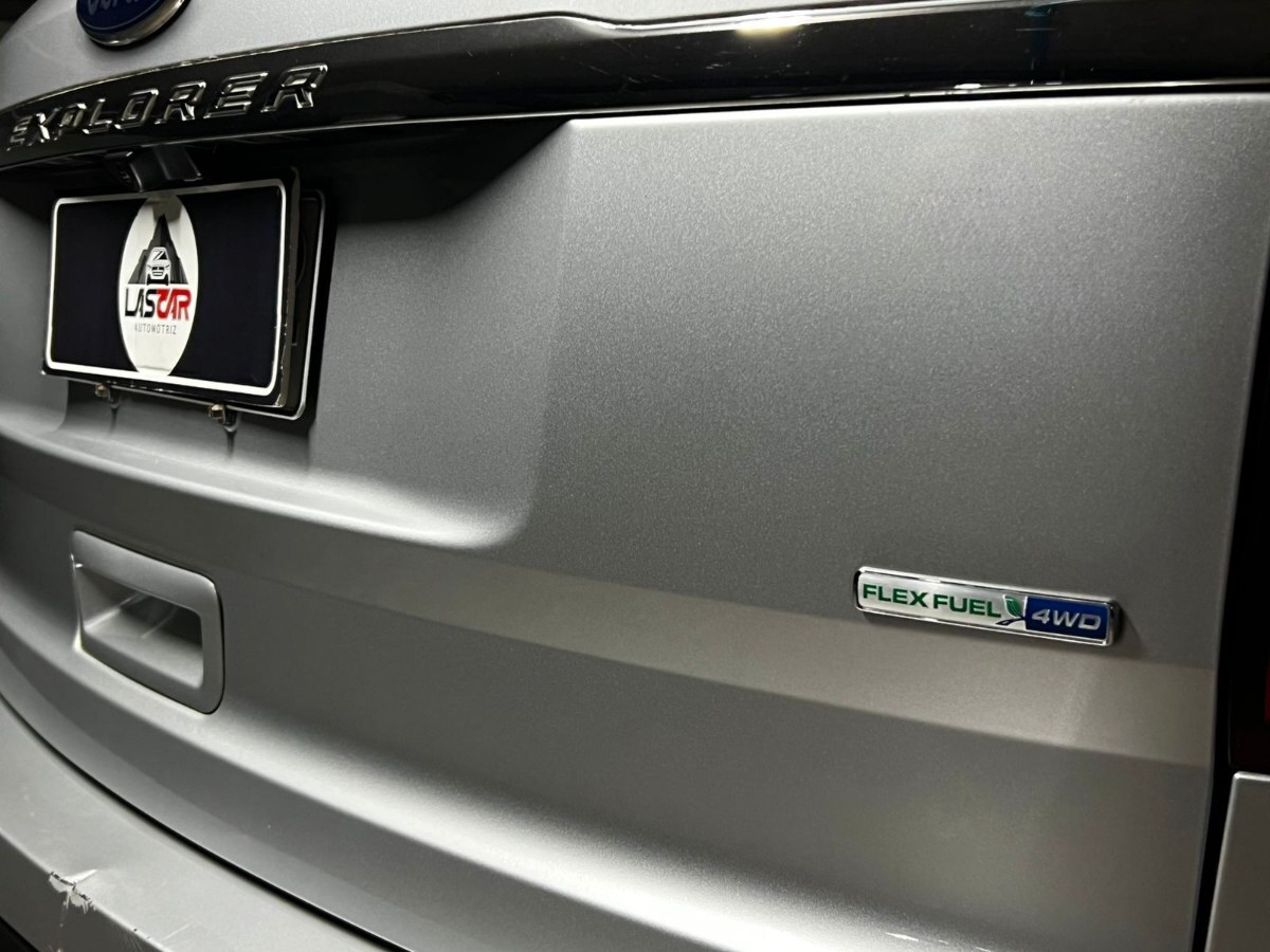 2013 Ford Explorer XLT miniatura 8