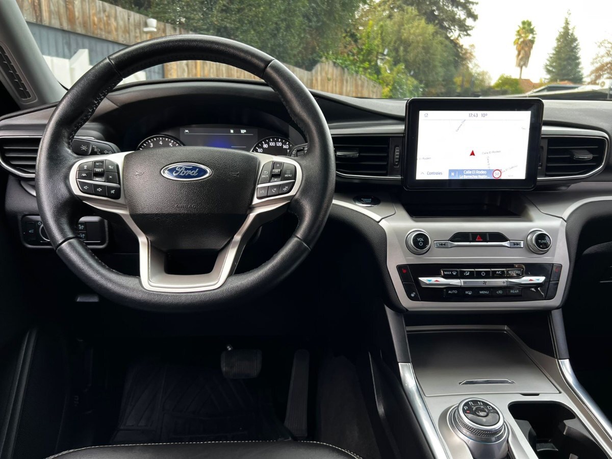 2023 Ford Explorer XLT miniatura 11