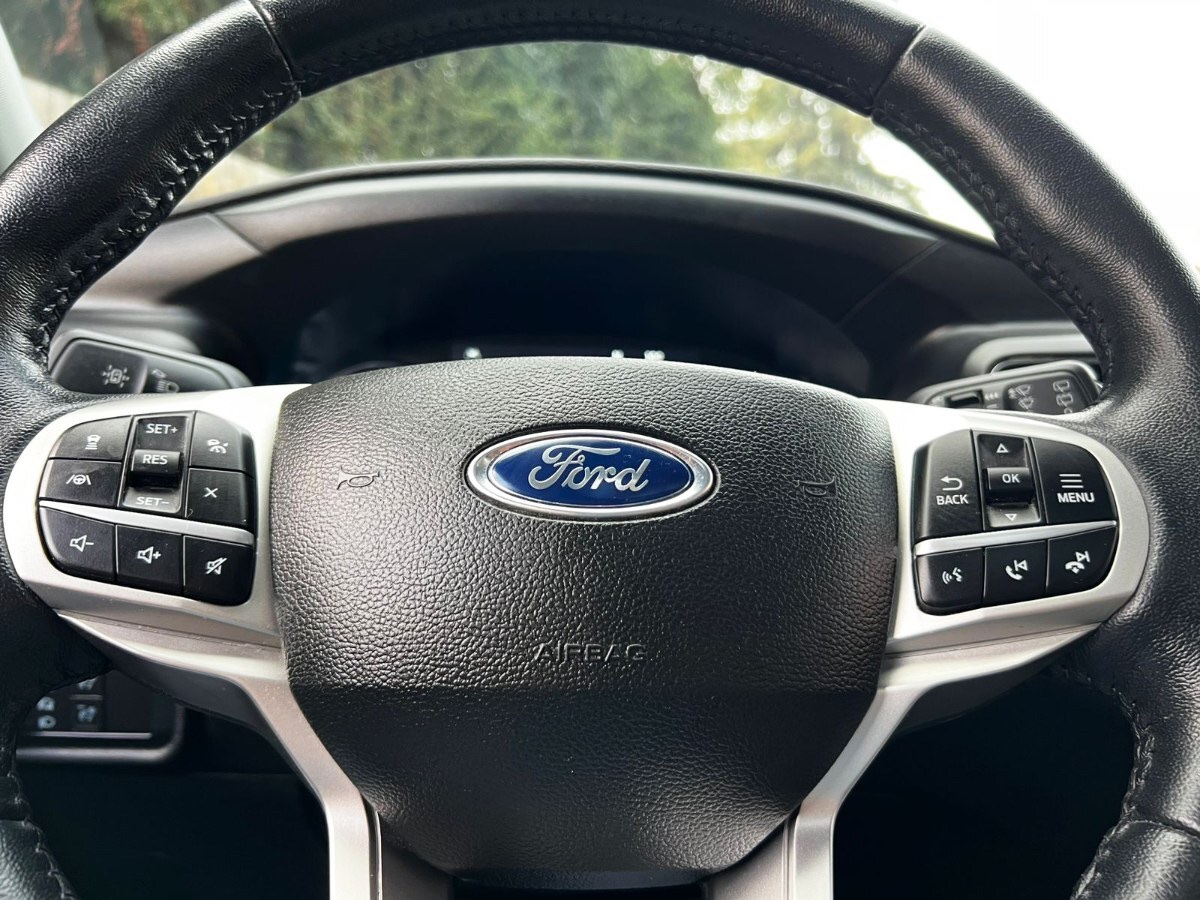 2023 Ford Explorer XLT miniatura 12