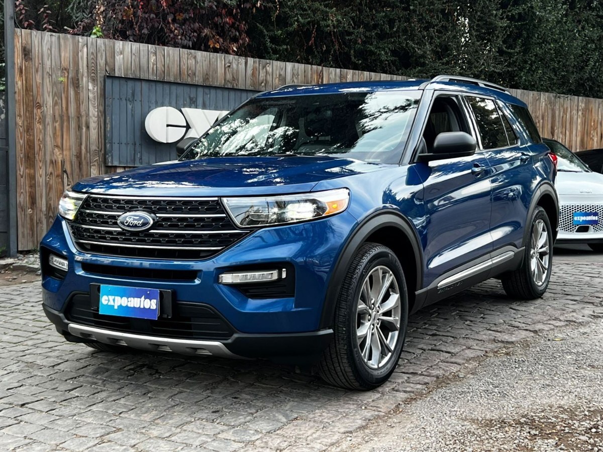 2023 Ford Explorer XLT miniatura 3