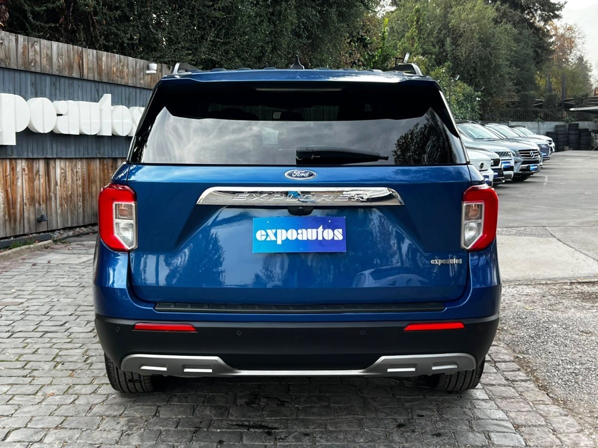 2023 Ford Explorer XLT miniatura 5