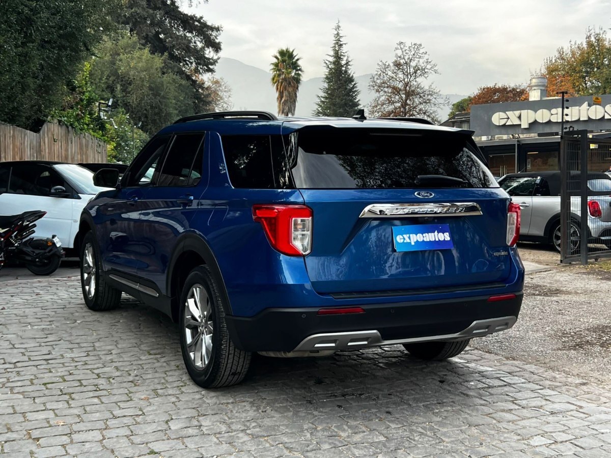 2023 Ford Explorer XLT miniatura 6