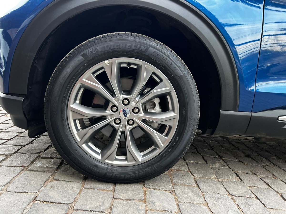 2023 Ford Explorer XLT miniatura 9