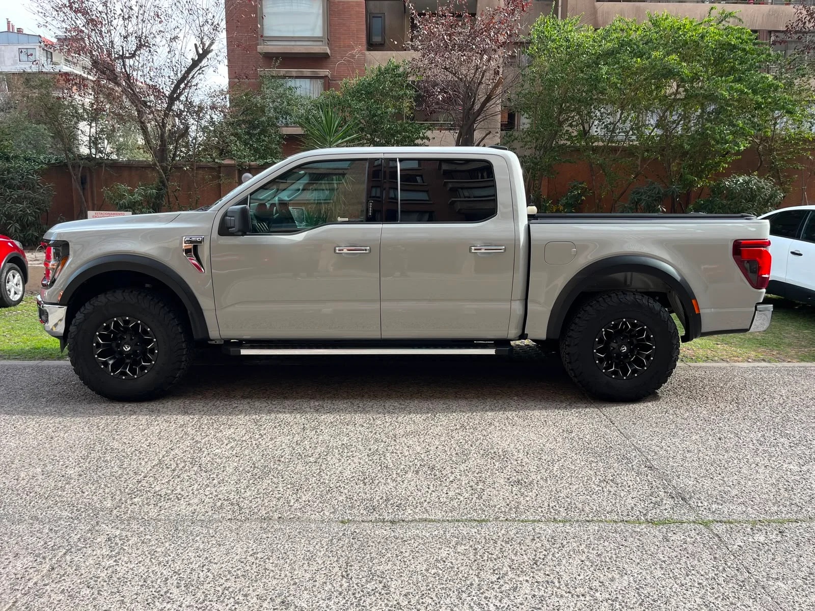 2025 Ford F-150 miniatura 2