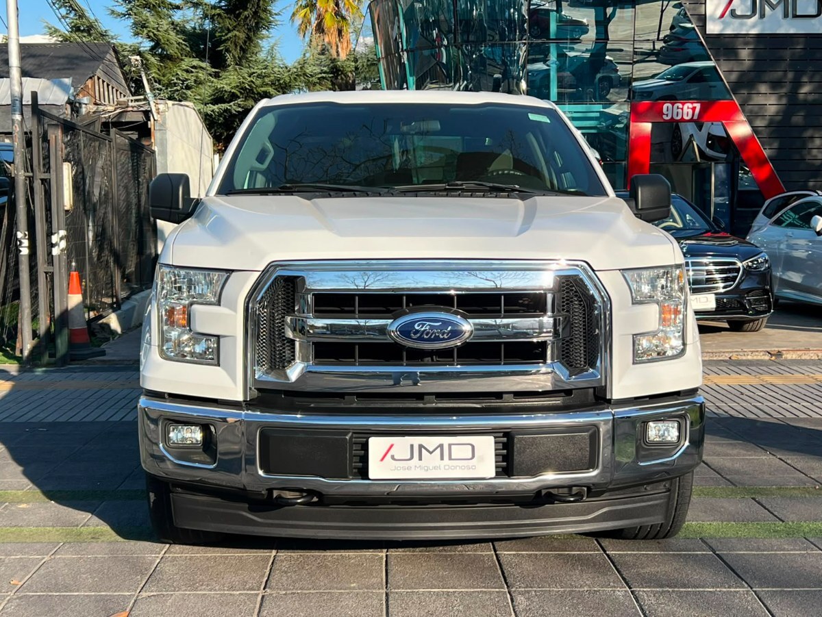 2017 Ford F-150 XLT miniatura 2