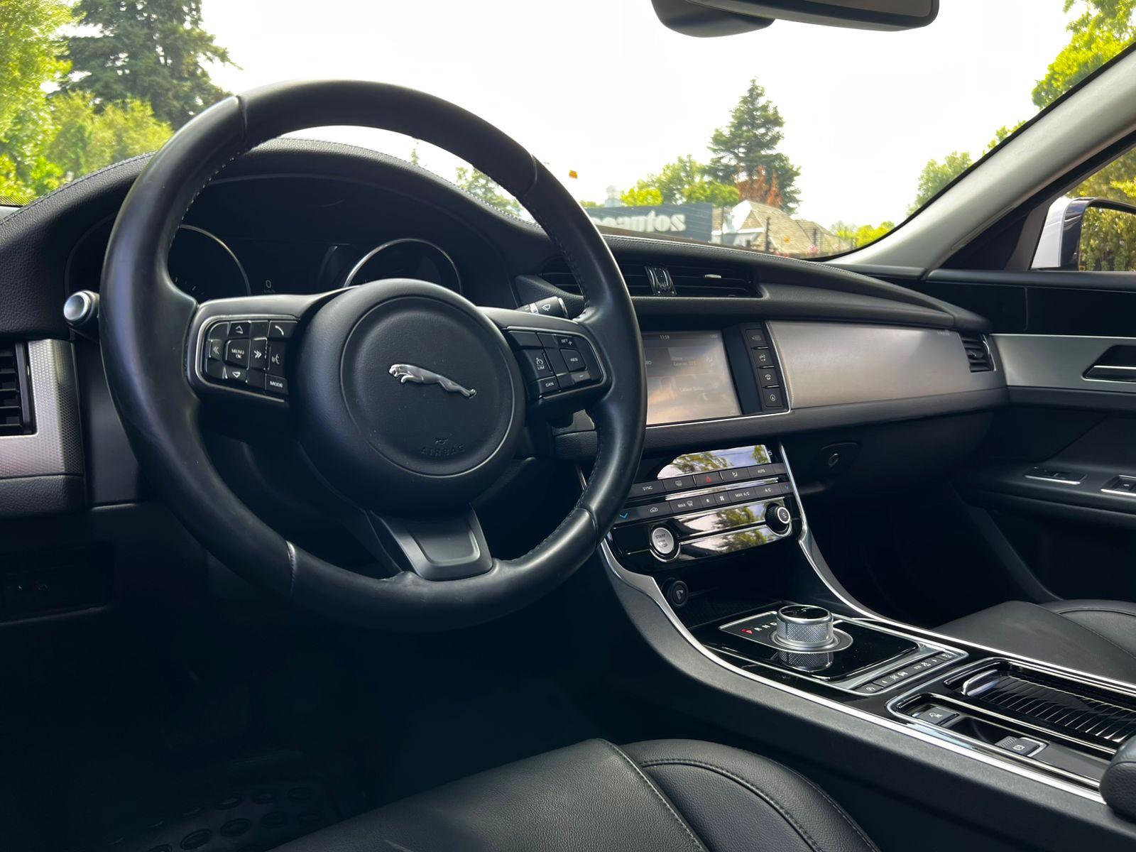 2016 Jaguar XF miniatura 8