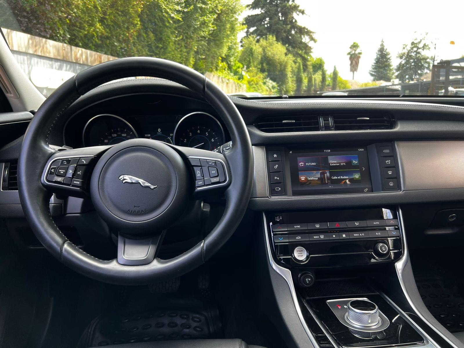 2016 Jaguar XF miniatura 9