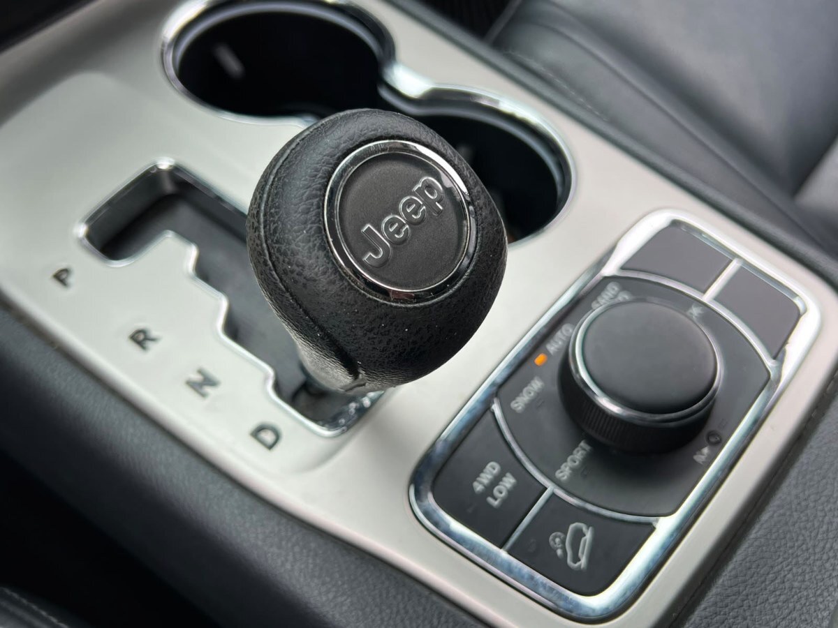 2011 Jeep Grand Cherokee miniatura 16