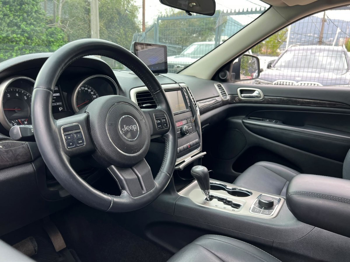 2011 Jeep Grand Cherokee miniatura 9