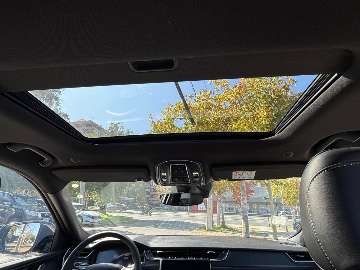 2024 Jeep Grand Cherokee Laredo miniatura 8