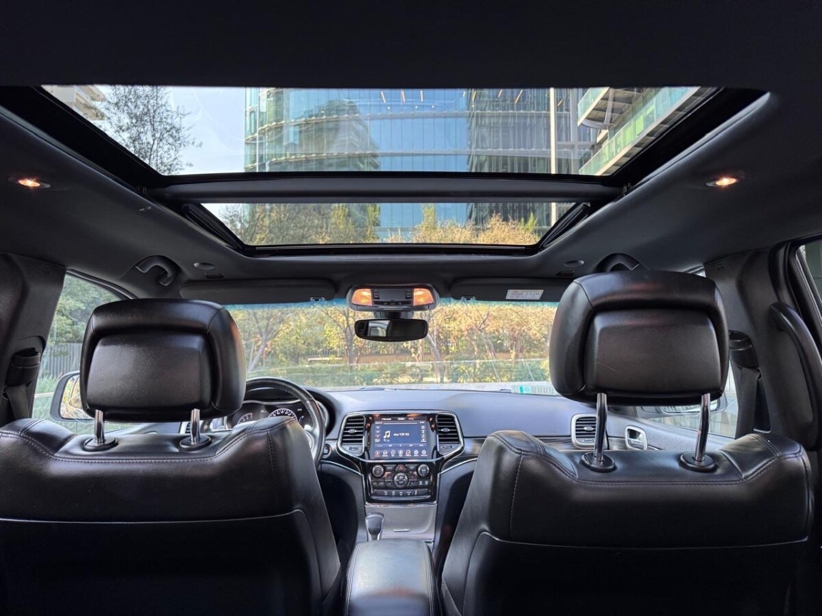 2022 Jeep Grand Cherokee Limited miniatura 10