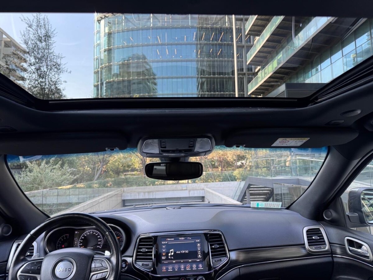 2022 Jeep Grand Cherokee Limited miniatura 9