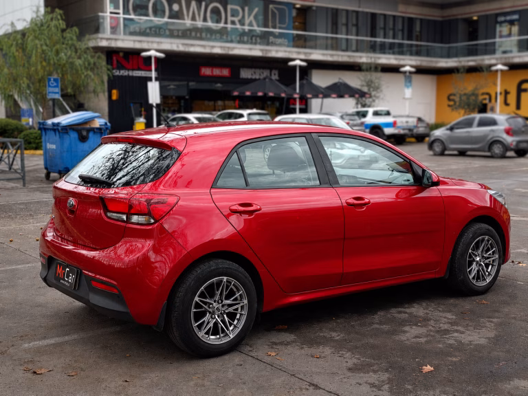 2019 Kia Rio 5 miniatura 4