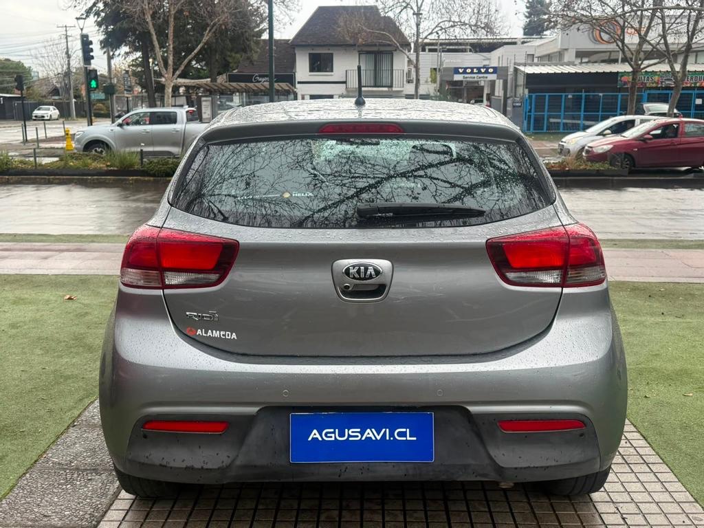 2022 Kia Rio 5 miniatura 4
