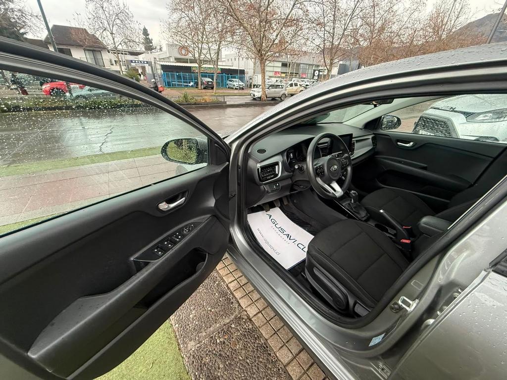 2022 Kia Rio 5 miniatura 6