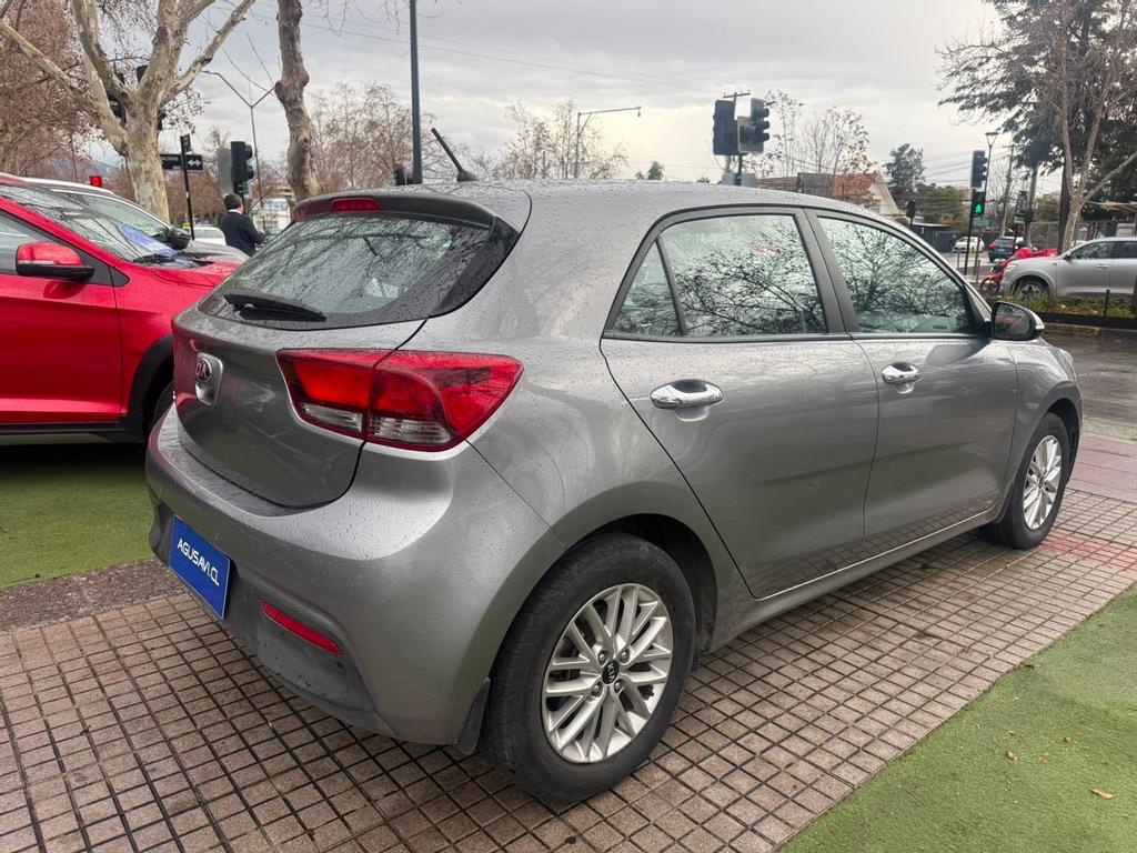 2022 Kia Rio 5 miniatura 7