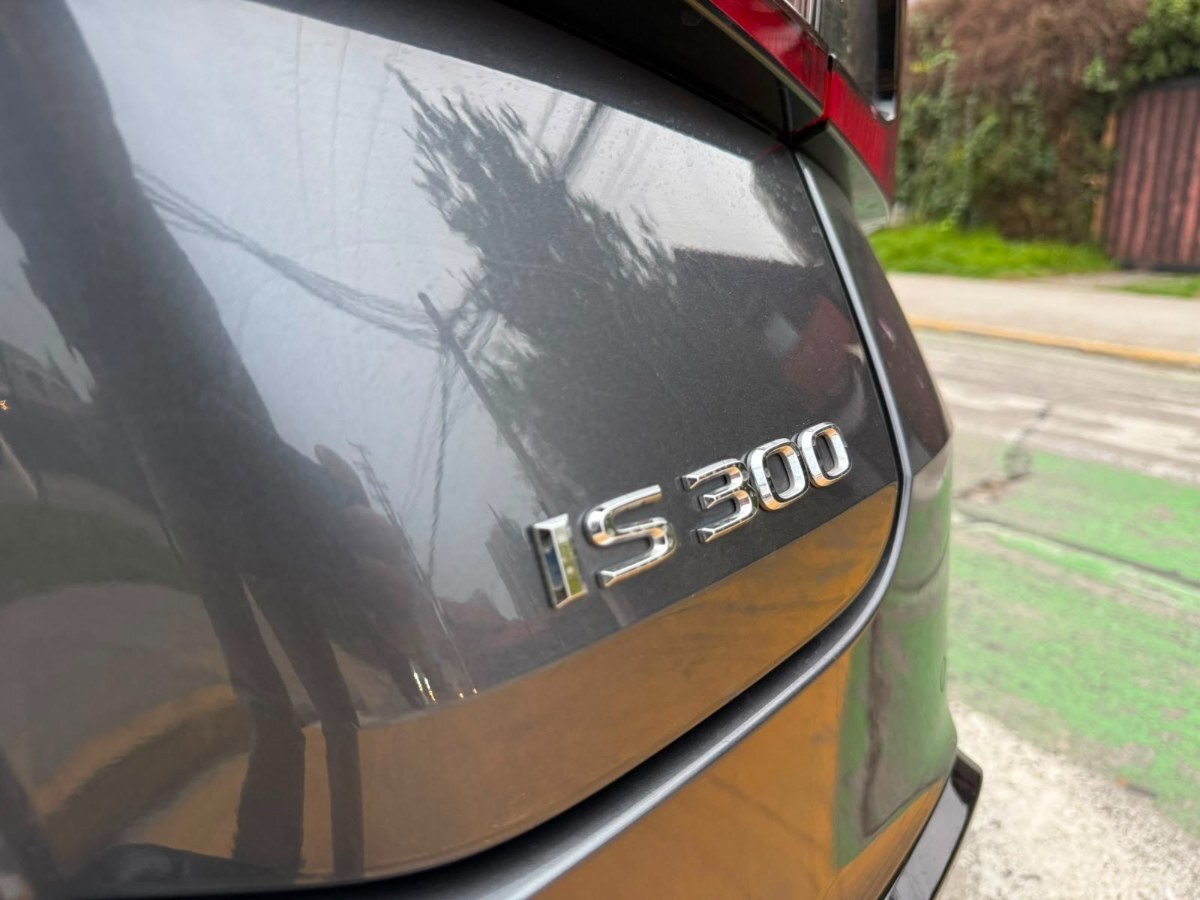 2024 Lexus IS 300 miniatura 10
