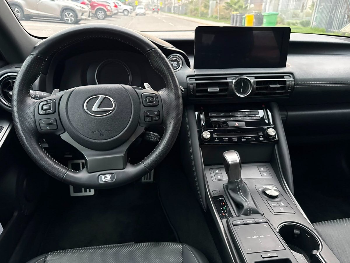2024 Lexus IS 300 miniatura 14