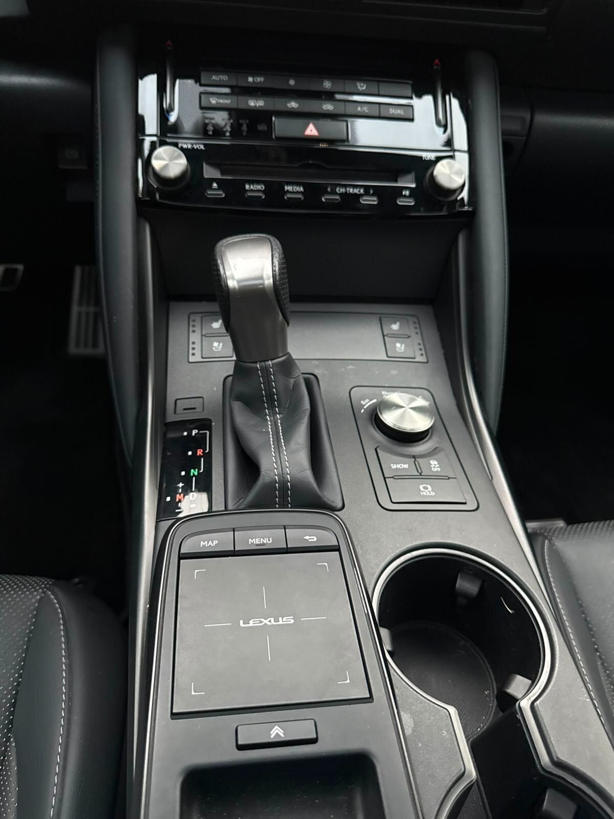 2024 Lexus IS 300 miniatura 16