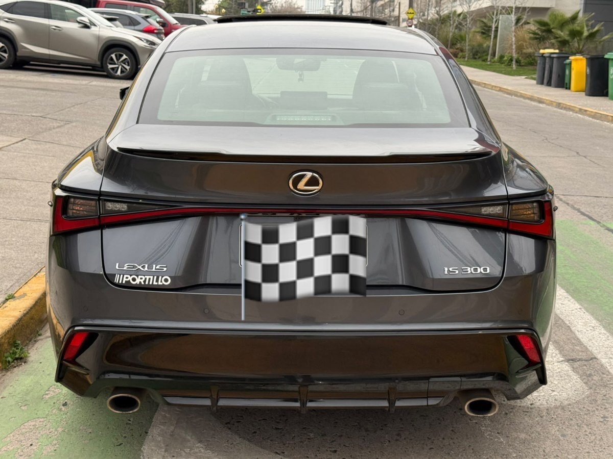 2024 Lexus IS 300 miniatura 6