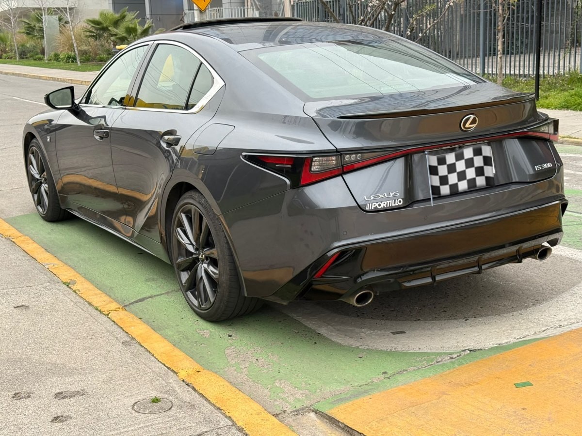 2024 Lexus IS 300 miniatura 7