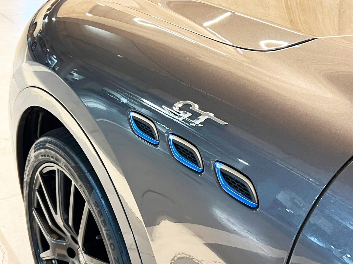 2023 Maserati Levante miniatura 8